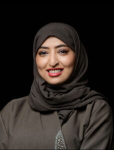 وطن يسكن الروح، ومجد يعانق القمم.